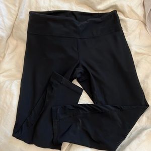 black zella leggings 3/4 mesh sides, size small